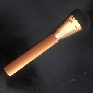 Tarte Brush